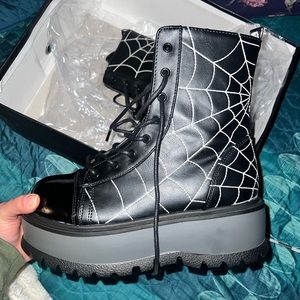 Demonia Slacker-88 Lace Up Web Platform